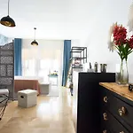 Studio Deluxe With Shared Roof Terrace